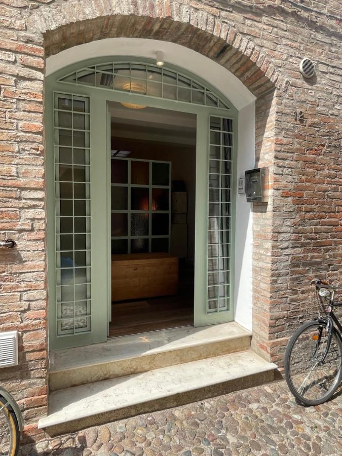 Estense 12 Appartamento In Centro Citta Ferrara Kültér fotó